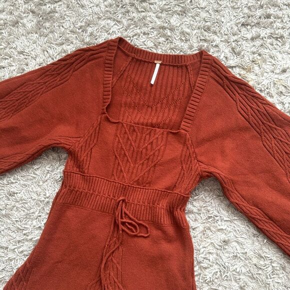 Free People 288654 Emmaline Mini Sweater Dress size M terra Cott - Picture 7 of 11